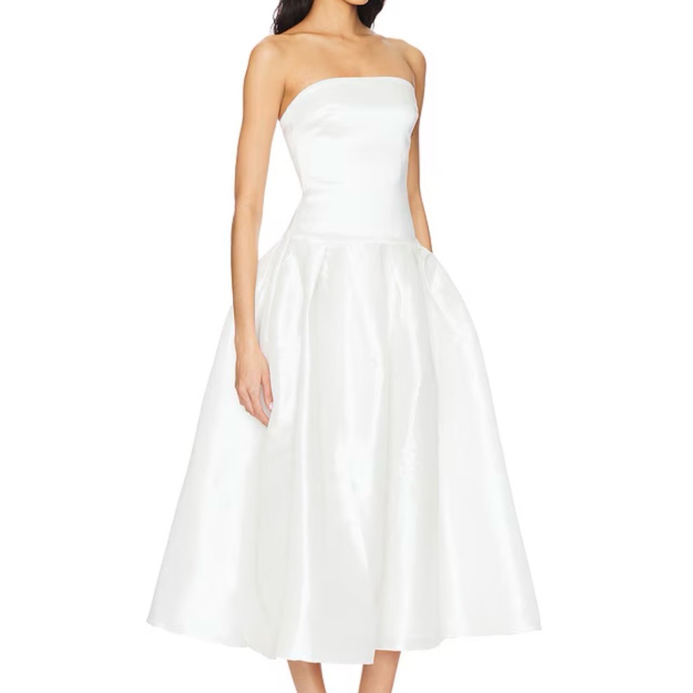 Cambria Strapless Dress in White
MORE TO COME Revolve XXS New w Tags NWT Bride